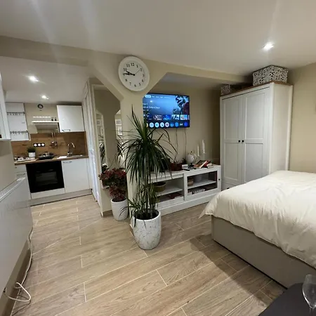 Maison Meublee 일커치그라펜스다든